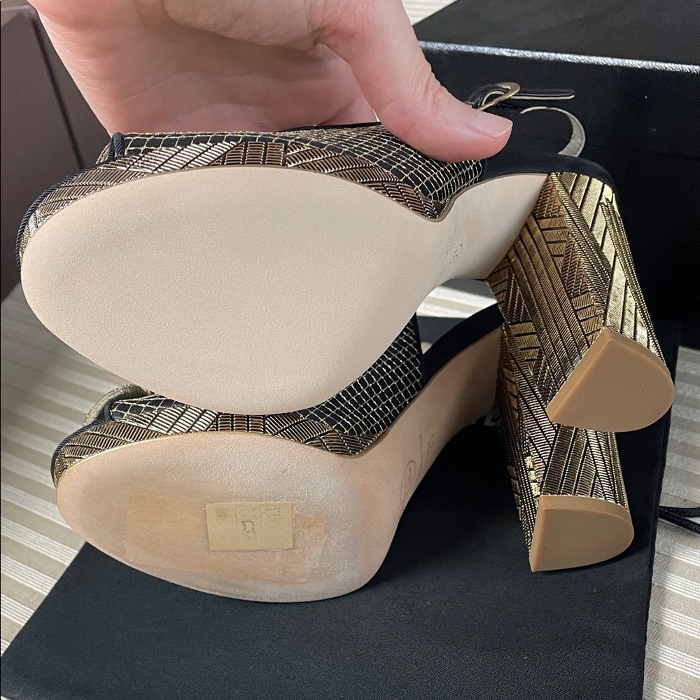 CHANEL Camellia Gold Flower Black 35 / 5 B  slingback heels - Picture 8 of 17